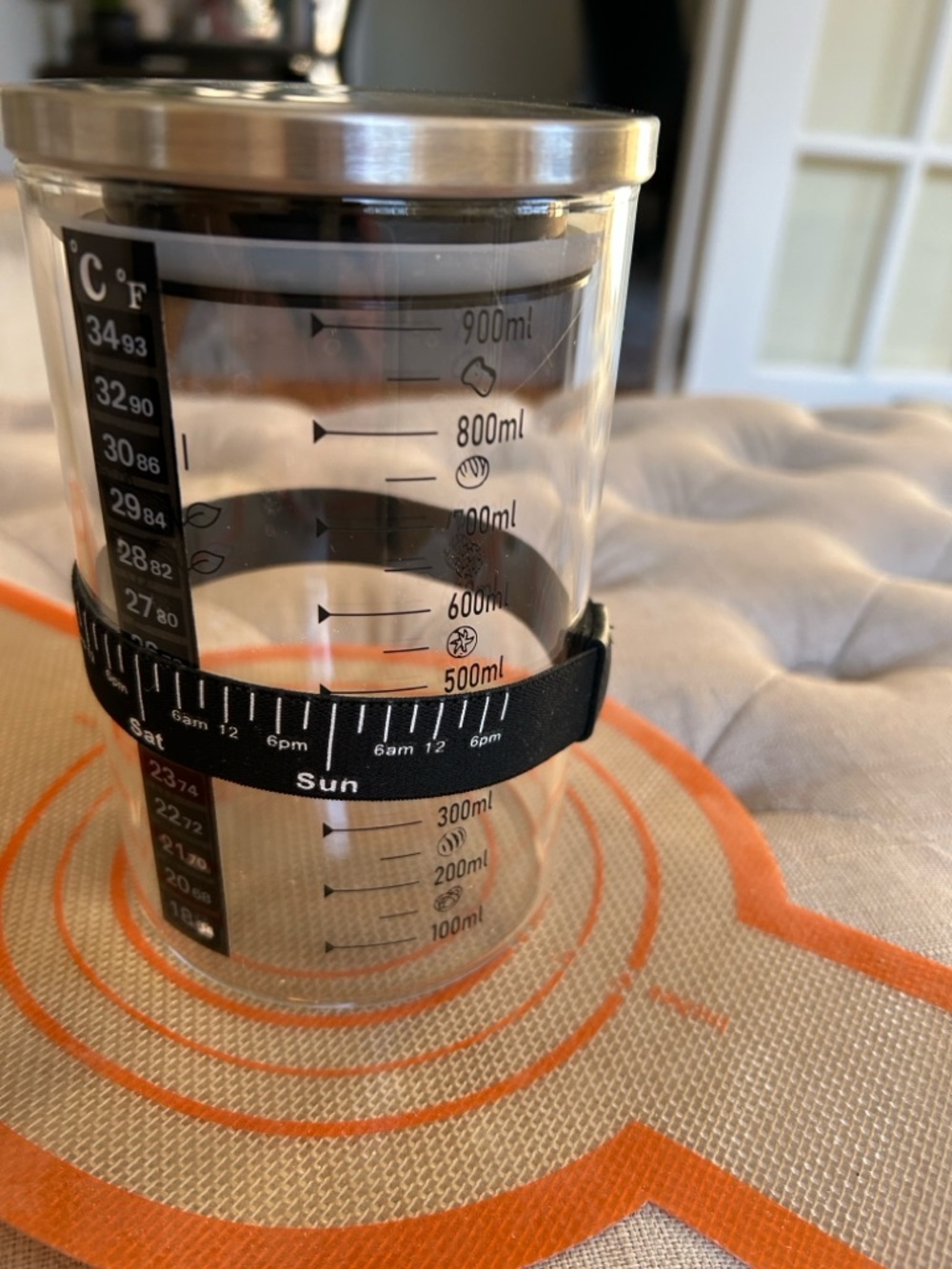 Sourdough starter Glass container 34oz with silicone bread measuring mat